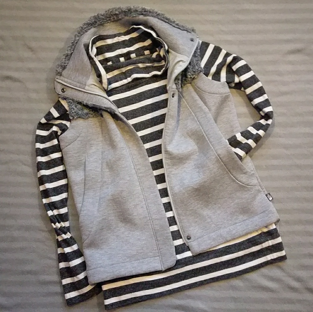 Rarely worn! North Face Fleece Collar Vest